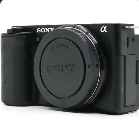 sony zv-e10 with sigma 28 70 f2 lens attachment included and smallrig cage
